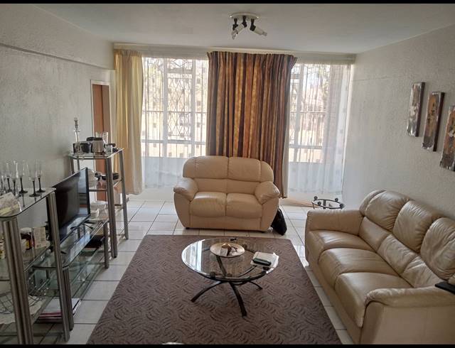 2 BEDROOM SECTIONAL TITLE FOR SALE IN PARKDENE